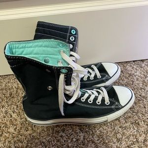 Unisex size 7 men high converse